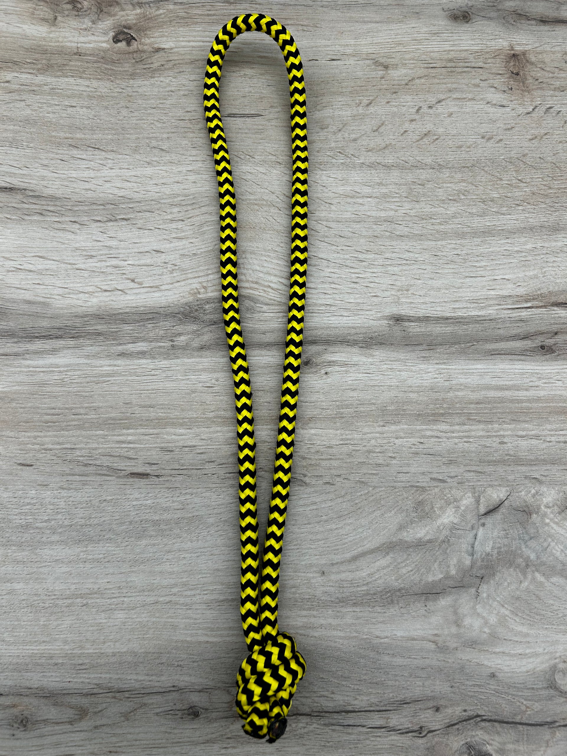 Kg. Tomiza Fibra TRENZADA 1X1 Zig-Zag NEGRO/AMARILLO.